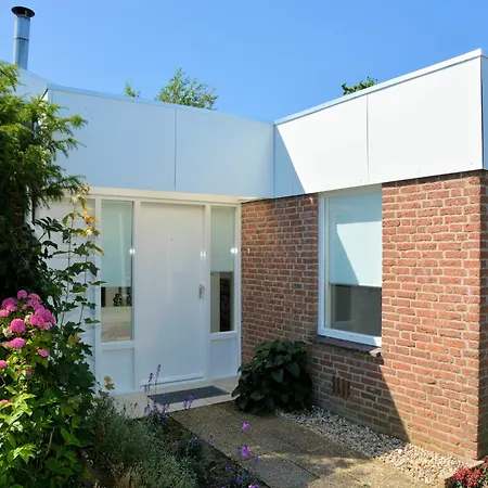 Charming Garden Retreat