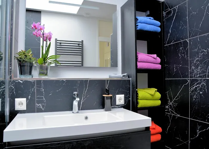 Charming Garden Retreat Ferienhaus *