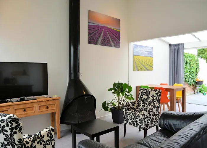 Charming Garden Retreat Vakantiehuis *