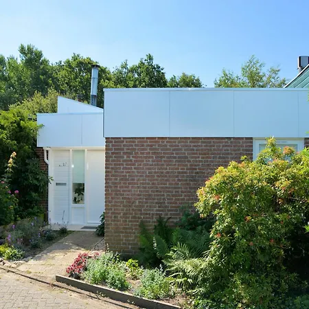 Vakantiehuis Charming Garden Retreat