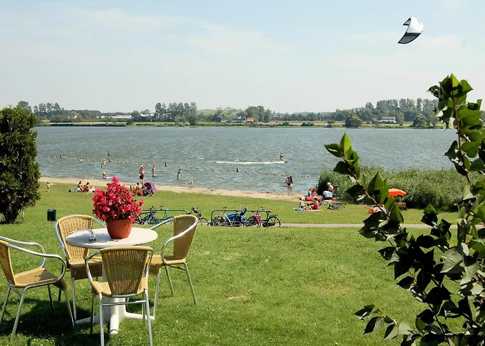 Vakantiehuis Charming Garden Retreat