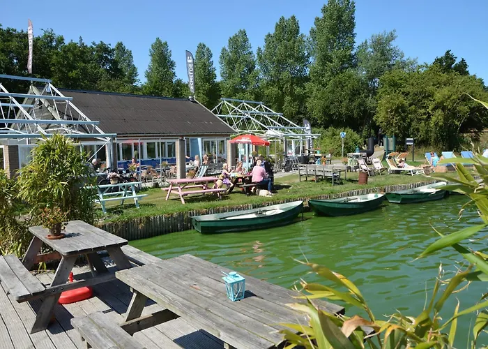 Charming Garden Retreat *