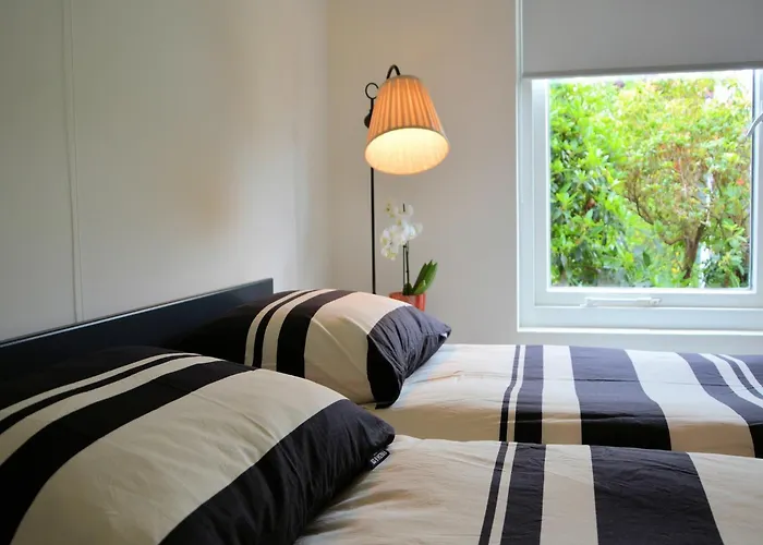 Charming Garden Retreat Tatil Evi